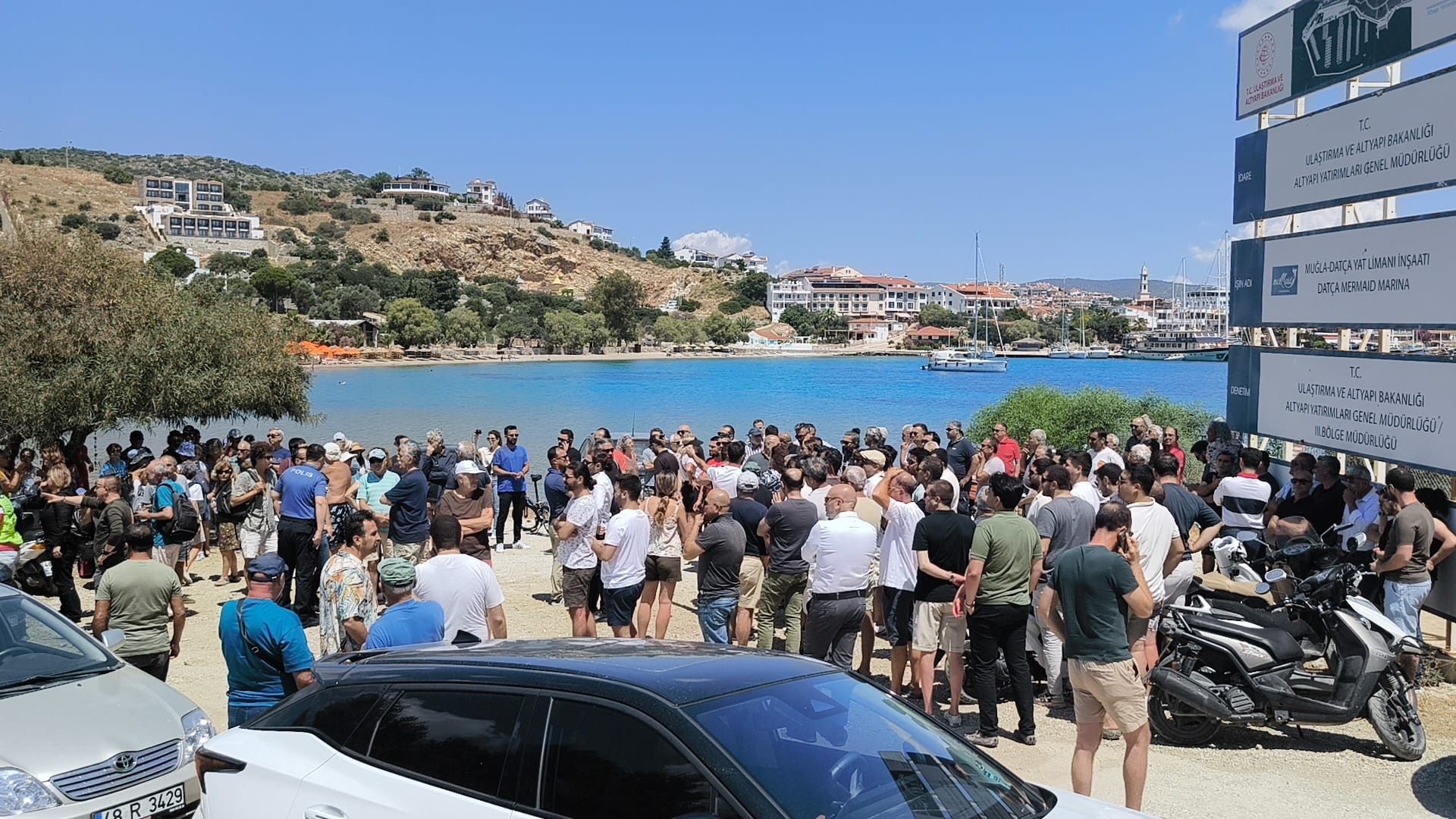 Datça'da yapımı devam eden Yat Limanı Projesi'ne tepki ve destek eylemleri