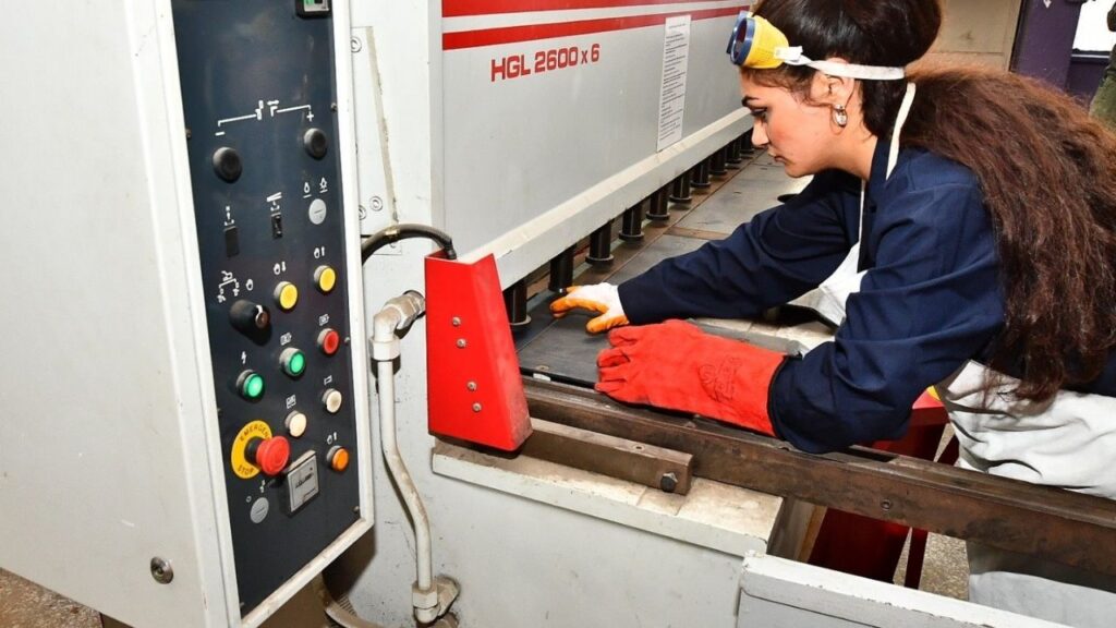 İzmir Büyükşehir Belediyesi Meslek Fabrikası: Oksijen Kaynakçılığı Kursu