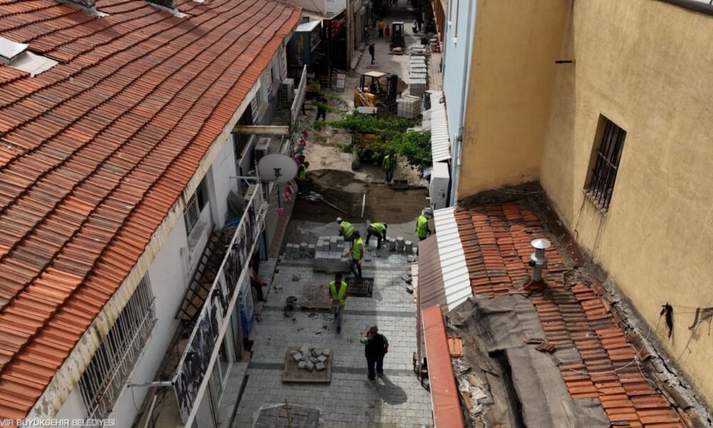 İzmir Büyükşehir Belediyesi’nin Tarihi Kemeraltı Çarşısı’ndaki Yenileme