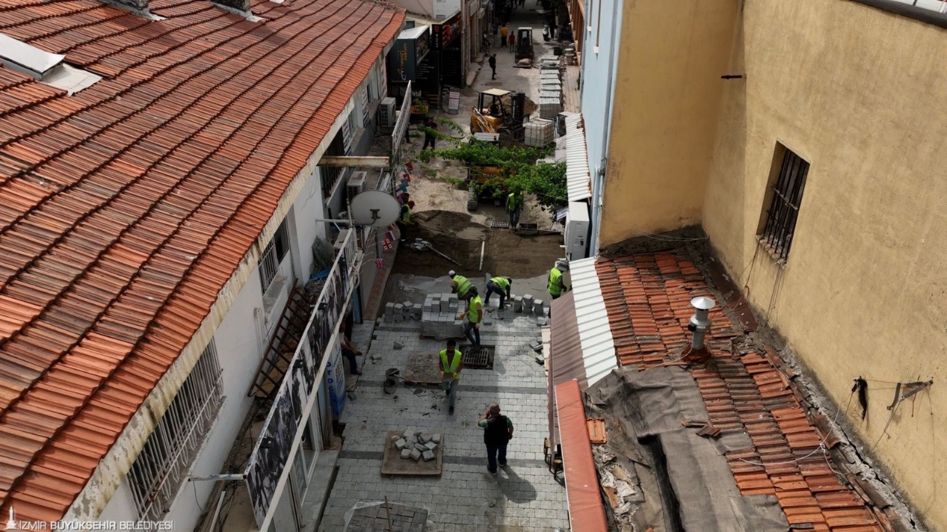 İzmir Büyükşehir Belediyesi’nin Tarihi Kemeraltı Çarşısı’ndaki Yenileme