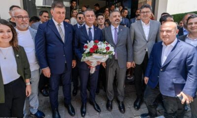 CHP Genel Başkanı Özgür Özel İzmir'de