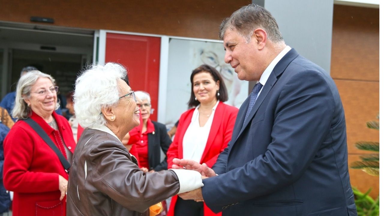 İzmir Büyükşehir Belediyesi'nden Emeklilere Büyük Destek