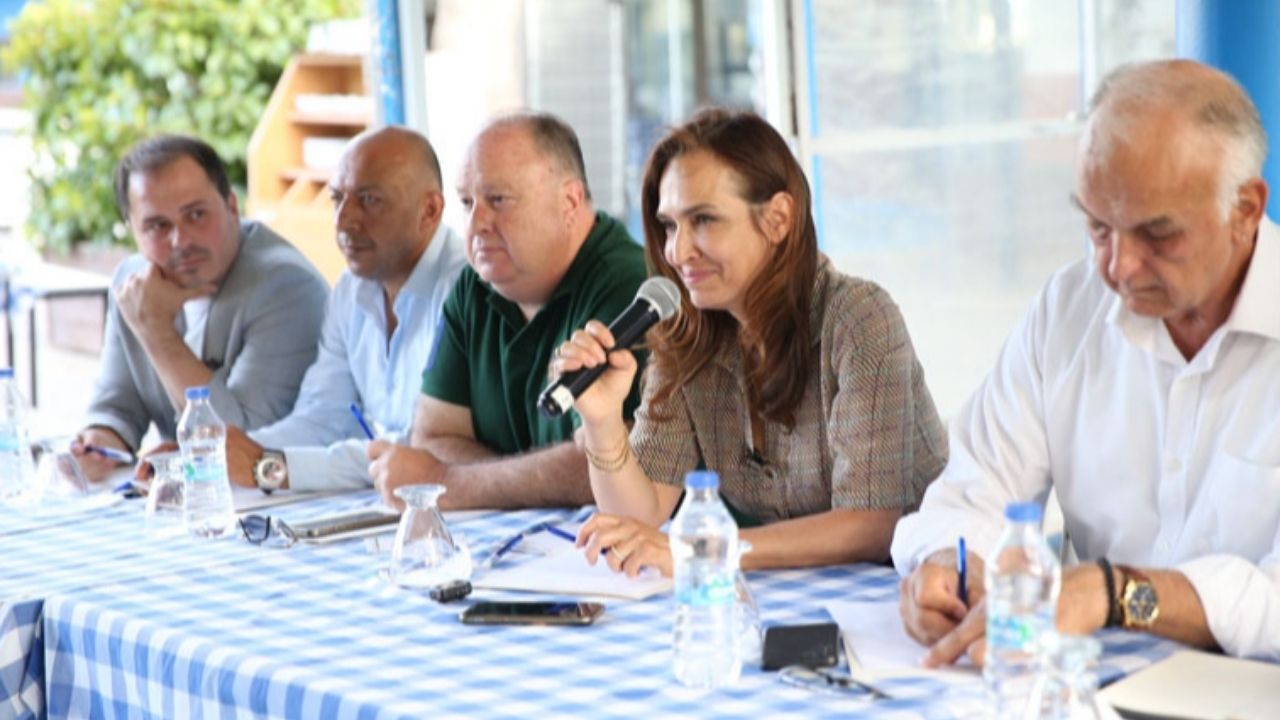 Karşıyaka Belediye Başkanı Yıldız Ünsal Esnafla Buluştu