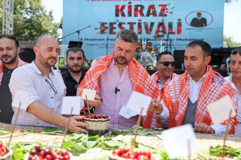 buca belediyesi kiraz festivali