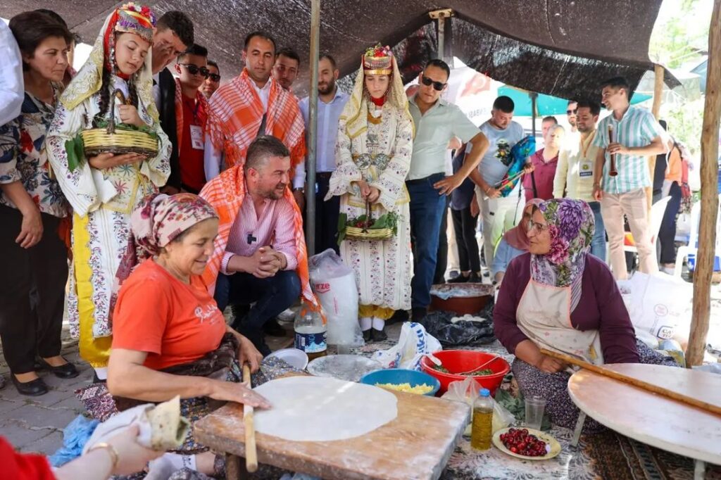 buca belediyesi kiraz festivali