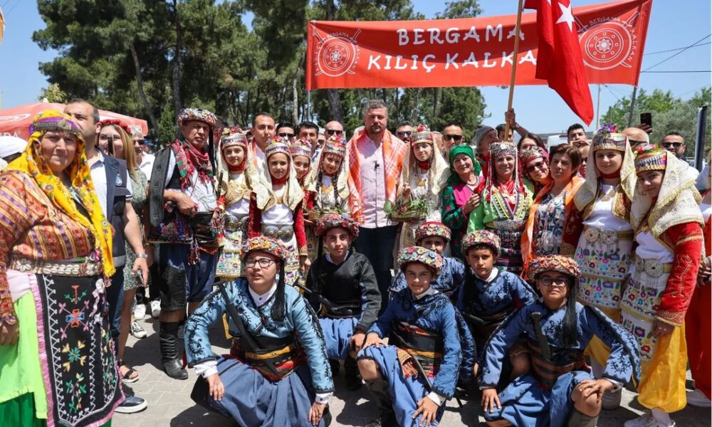 buca belediyesi kiraz festivali