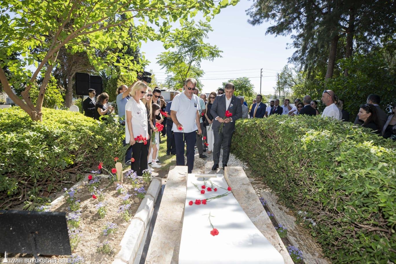 cemil tugay ahmet priştinanın kabrine ziyaret