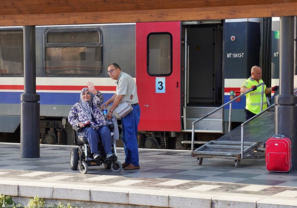 engelsiz izmir tren