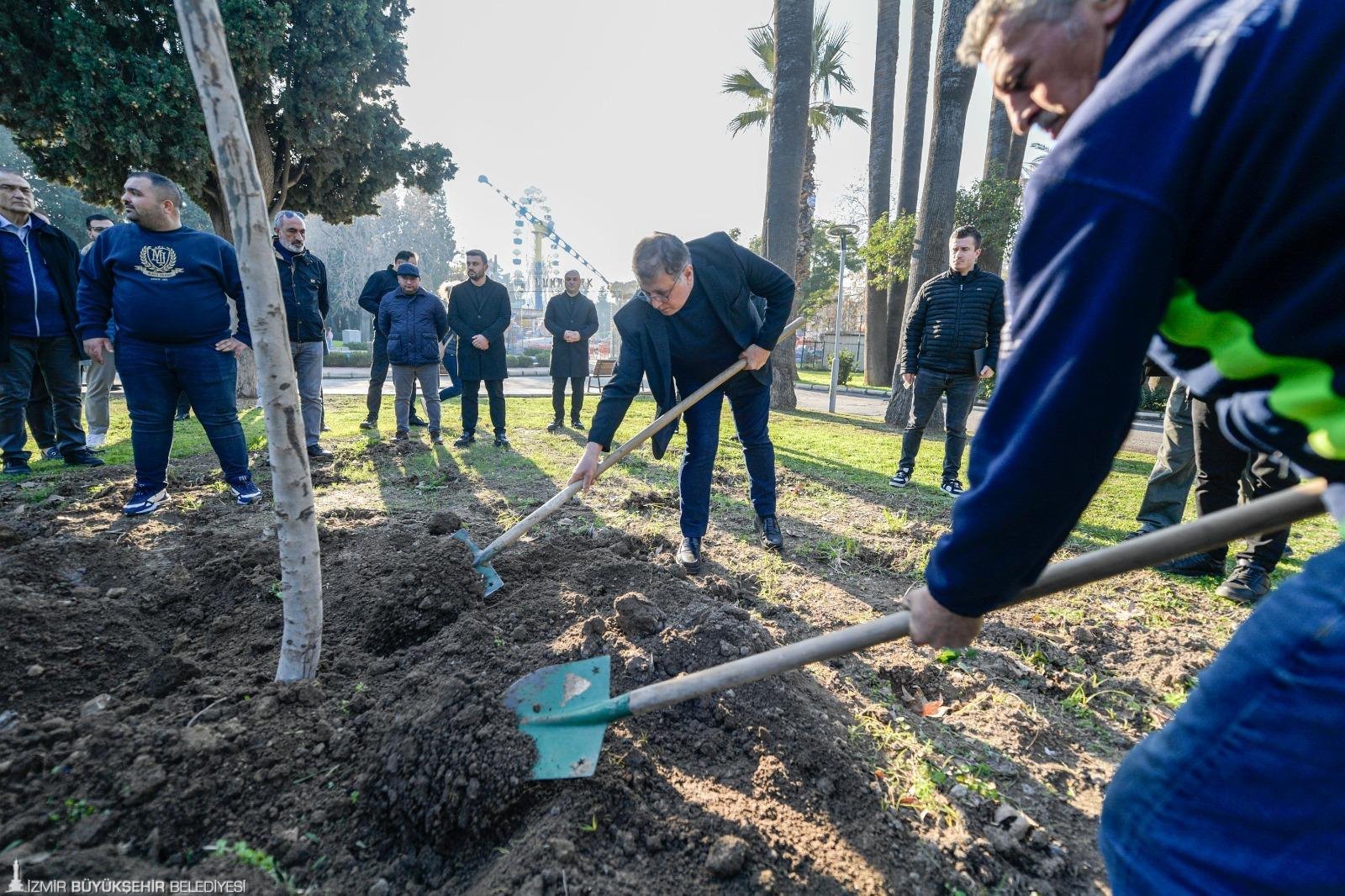 Kültürpark Ortak Akıl Toplantısı: “Yeşil Dokuyu Güçlendirme ve Gereksiz Yapıları Kaldırma Kararlılığındayız”